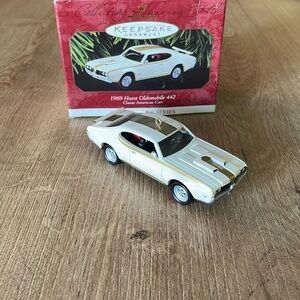 1969 HURST OLDSMOBILE 442 - ORNAMENT